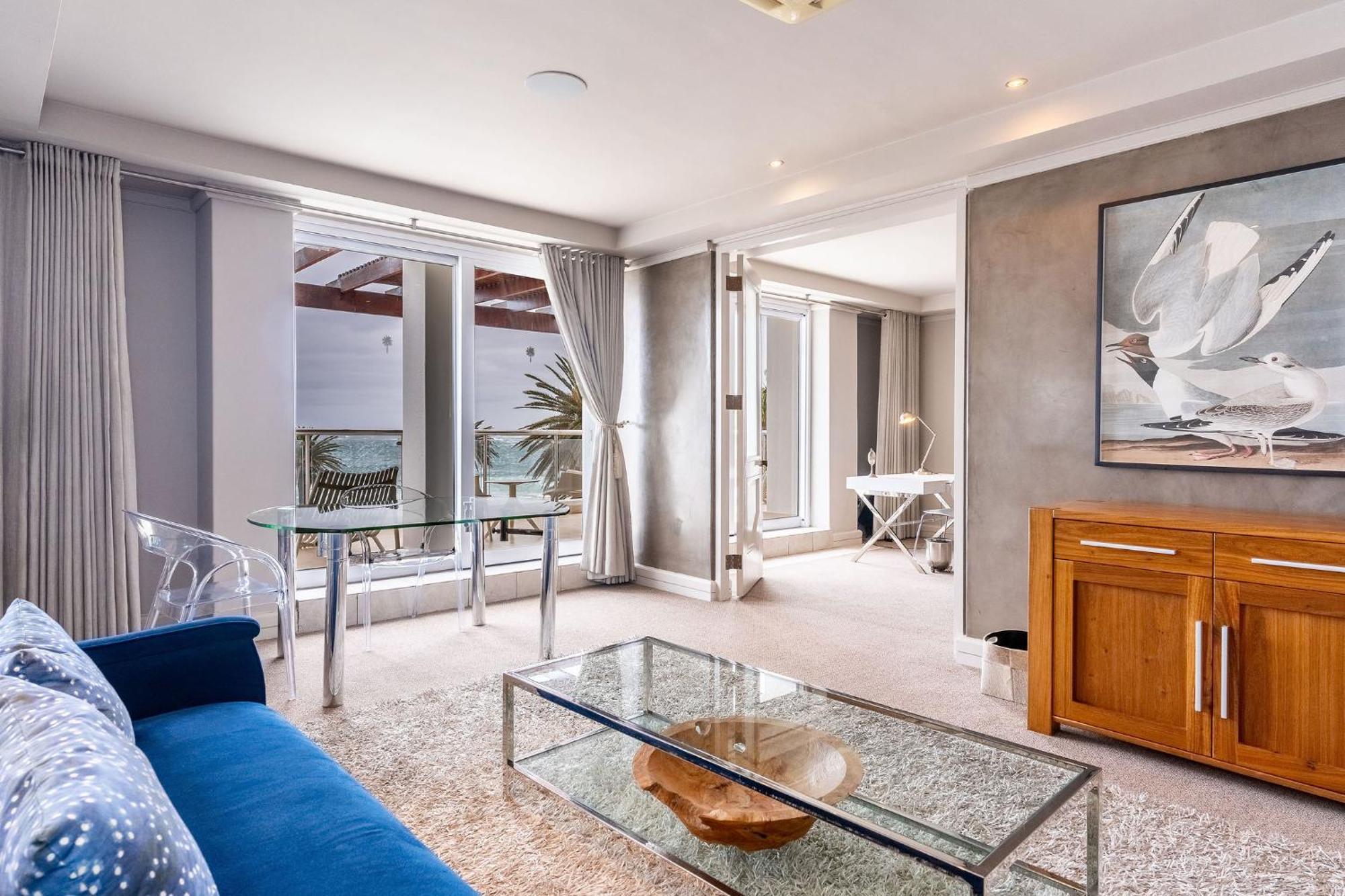 The Bay Hotel Cape Town Dış mekan fotoğraf The interior of a penthouse apartment at The Beacon